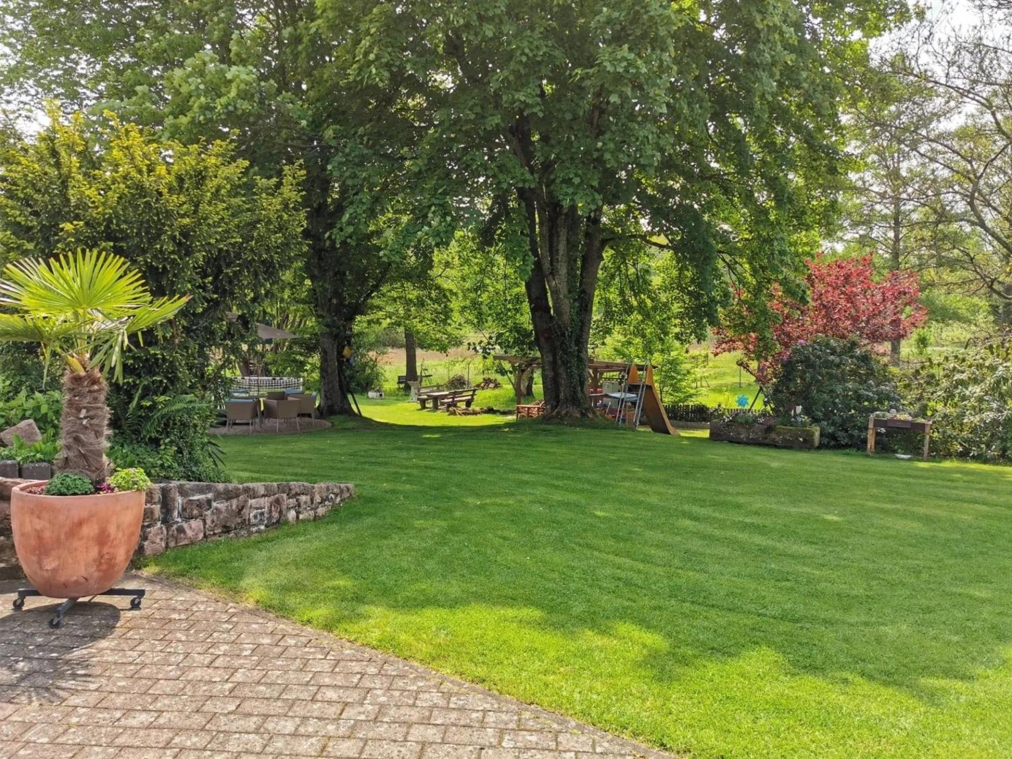 Ferienwohnungen 'Blick Zur Madonna' Fischbach bei Dahn Exterior photo
