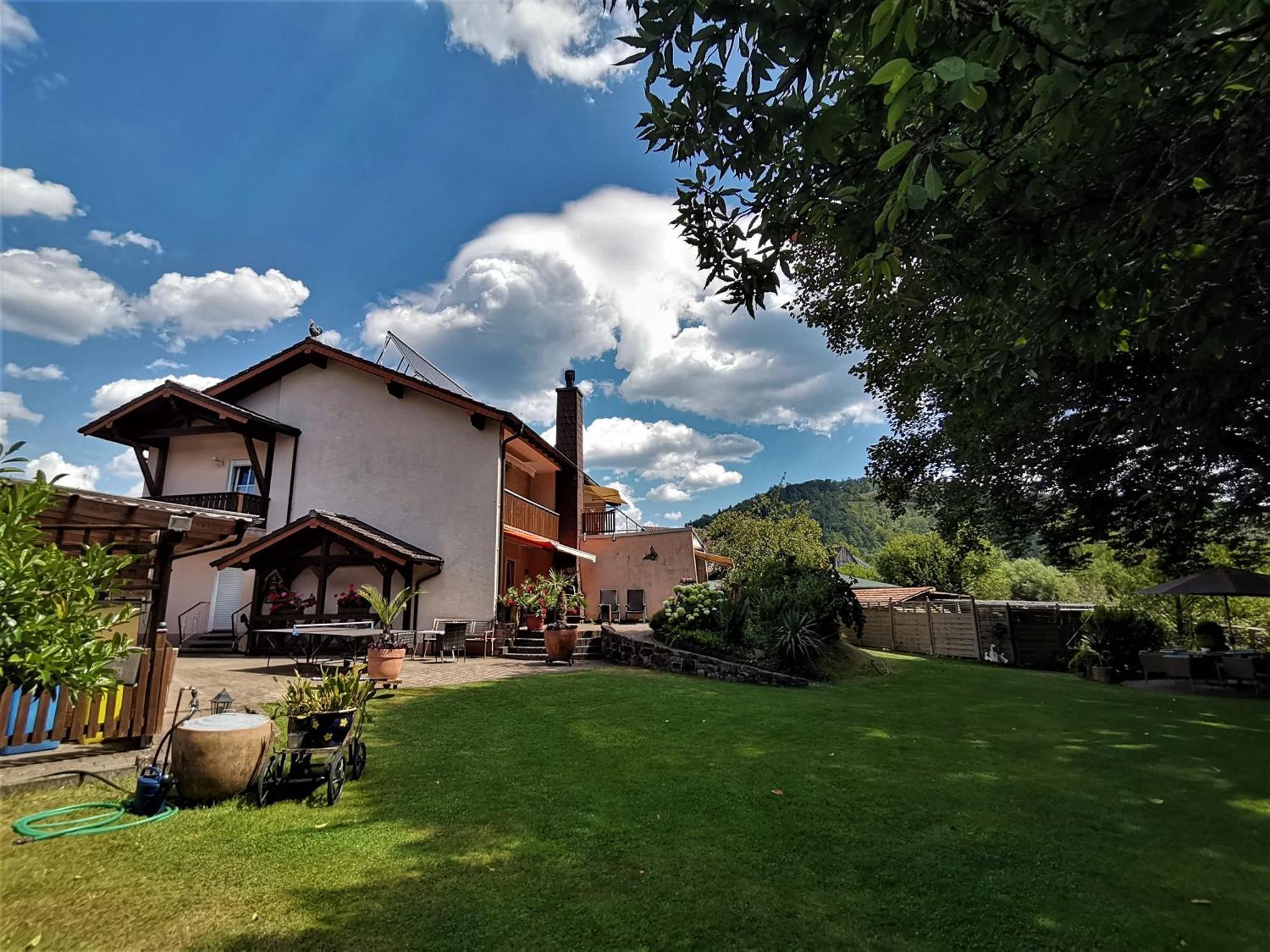Ferienwohnungen 'Blick Zur Madonna' Fischbach bei Dahn Exterior photo